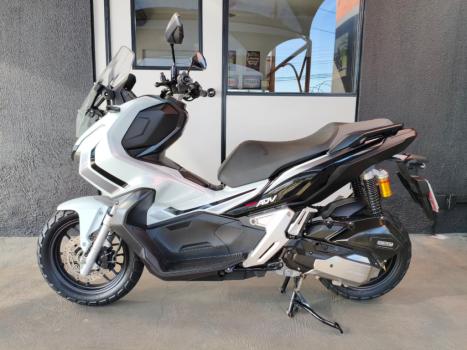 HONDA ADV 150 , Foto 2