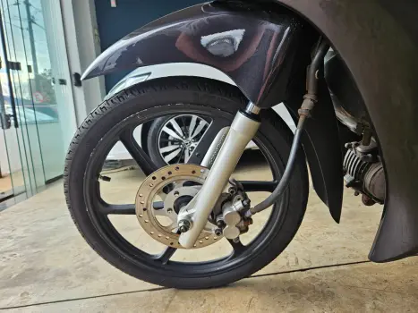 HONDA Biz 125 EX, Foto 8