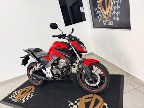 HONDA CB 300 F Twister FLEX ABS, Foto 2