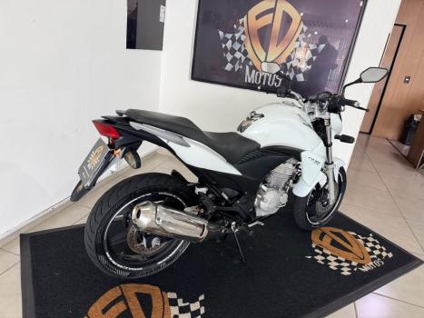 HONDA CB 300 R STD, Foto 6