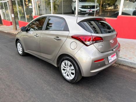 HYUNDAI HB 20 Hatch 1.6 16V 4P FLEX COMFORT PLUS, Foto 4