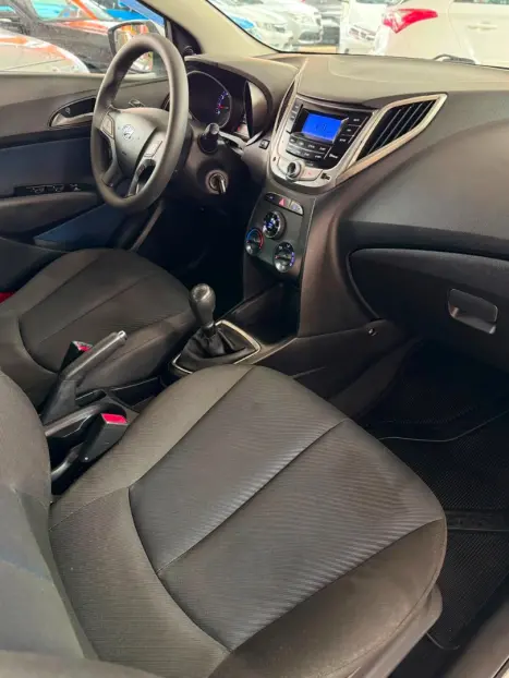 HYUNDAI HB 20 Hatch 1.6 16V 4P FLEX COMFORT PLUS, Foto 9