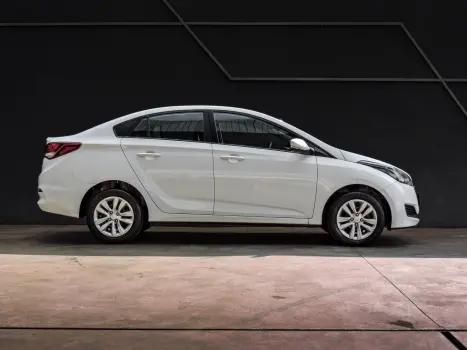 HYUNDAI HB 20 Sedan 1.6 16V 4P FLEX COMFORT PLUS, Foto 4