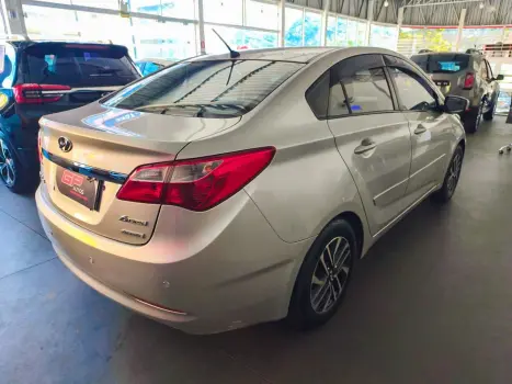 HYUNDAI HB 20 Sedan 1.6 16V 4P FLEX COMFORT PLUS AUTOM�TICO, Foto 4