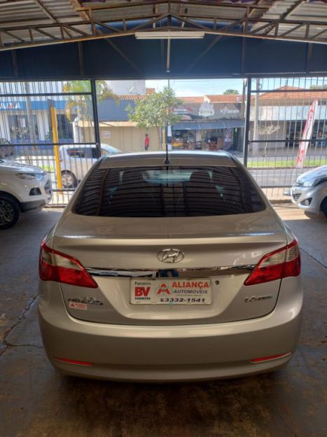 HYUNDAI HB 20 Sedan 1.6 16V 4P FLEX COMFORT PLUS, Foto 4