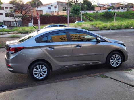 HYUNDAI HB 20 Sedan 1.6 16V 4P FLEX COMFORT PLUS AUTOM�TICO, Foto 8