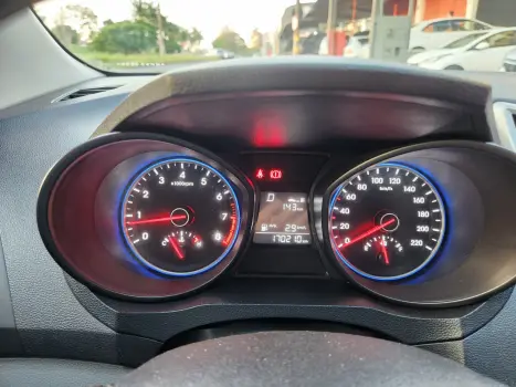 HYUNDAI HB 20 Sedan 1.6 16V 4P FLEX COMFORT PLUS AUTOM�TICO, Foto 16