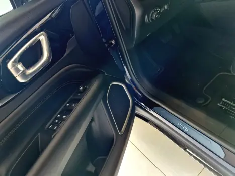 JEEP Commander 2.0 16V 4P TD380 LIMITED TURBO DIESEL AUTOM�TICO AT9, Foto 6