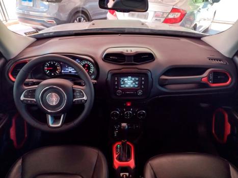 JEEP Renegade 2.0 16V 4P TURBO DIESEL TRAILHAWK 4X4 AUTOMÁTICO, Foto 5 JEEP Renegade 2.0 16V 4P TURBO DIESEL TRAILHAWK 4X4 AUTOMÁTICO, Foto 5