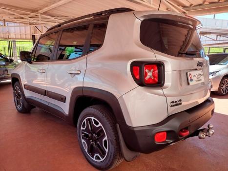 JEEP Renegade 2.0 16V 4P TURBO DIESEL TRAILHAWK 4X4 AUTOMÁTICO, Foto 10 JEEP Renegade 2.0 16V 4P TURBO DIESEL TRAILHAWK 4X4 AUTOMÁTICO, Foto 10