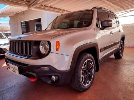 JEEP Renegade 2.0 16V 4P TURBO DIESEL TRAILHAWK 4X4 AUTOM�TICO, Foto 3