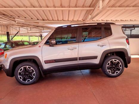 JEEP Renegade 2.0 16V 4P TURBO DIESEL TRAILHAWK 4X4 AUTOM�TICO, Foto 9