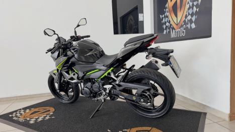 KAWASAKI Z 400 ABS, Foto 4