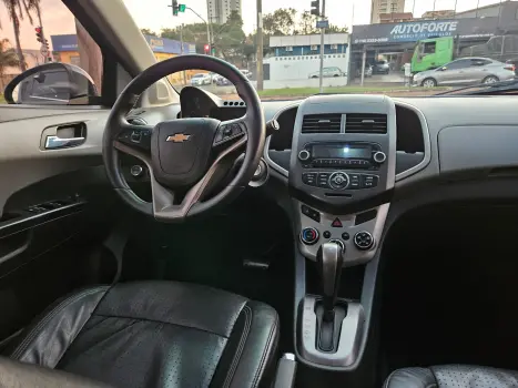 KIA Stonic 1.0 12V 4P FLEX TGDI MHEV SX TURBO HYBRID AUTOM�TICO, Foto 9