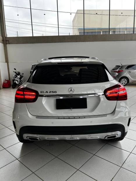 MERCEDES-BENZ GLA 250 2.0 16V 4P SPORT TURBO AUTOMÁTICO, Foto 5 MERCEDES-BENZ GLA 250 2.0 16V 4P SPORT TURBO AUTOMÁTICO, Foto 5