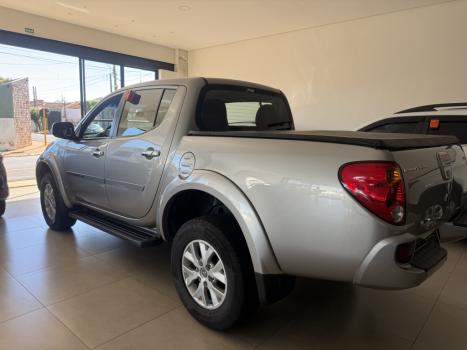 MITSUBISHI L 200 2.4 16V 4P HLS CABINE DUPLA FLEX , Foto 5