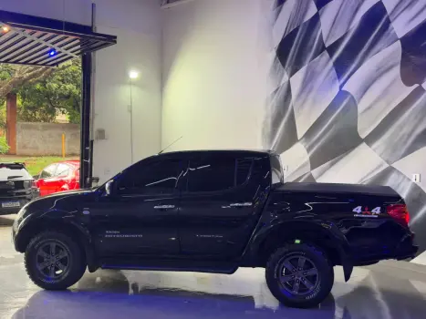 MITSUBISHI L 200 3.5 24V FLEX HPE 4X4  CABINE DUPLA AUTOMÁTICO, Foto 5