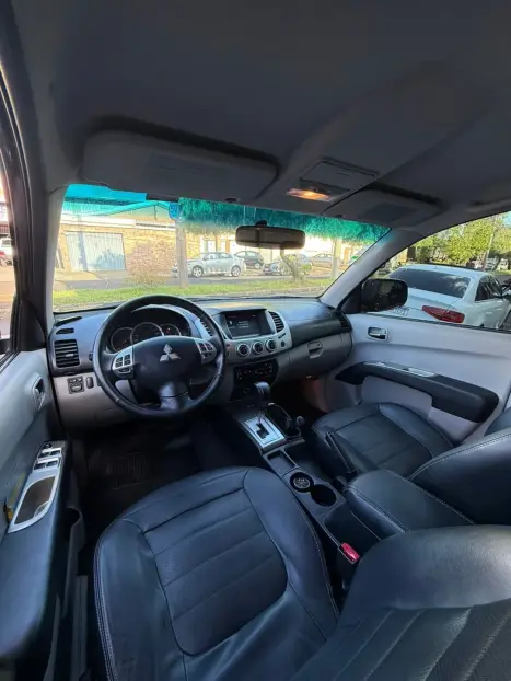 MITSUBISHI L 200 Triton 3.5 V6 HPE 4X4 FLEX CABINE DUPLA AUTOM�TICO, Foto 6