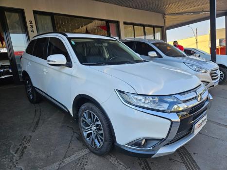 MITSUBISHI Outlander 2.0 16V 4P HPE AUTOMÁTICO, Foto 2 MITSUBISHI Outlander 2.0 16V 4P HPE AUTOMÁTICO, Foto 2