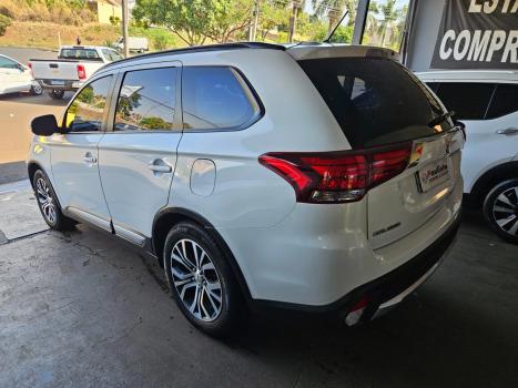 MITSUBISHI Outlander 2.0 16V 4P HPE AUTOMÁTICO, Foto 4 MITSUBISHI Outlander 2.0 16V 4P HPE AUTOMÁTICO, Foto 4