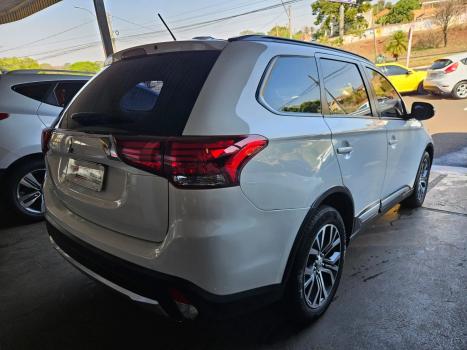 MITSUBISHI Outlander 2.0 16V 4P HPE AUTOMÁTICO, Foto 5 MITSUBISHI Outlander 2.0 16V 4P HPE AUTOMÁTICO, Foto 5