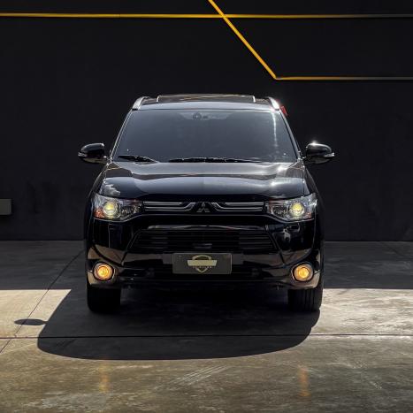 MITSUBISHI Outlander 3.0 V6 24V 4P GT 4X4 AUTOM�TICO, Foto 2