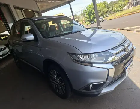 MITSUBISHI Outlander 3.0 V6 24V 4P GT 4X4 AUTOM�TICO, Foto 7