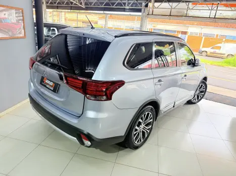 MITSUBISHI Outlander 2.0 16V 4P AUTOM�TICO, Foto 4