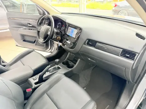 MITSUBISHI Outlander 2.0 16V 4P AUTOM�TICO, Foto 7