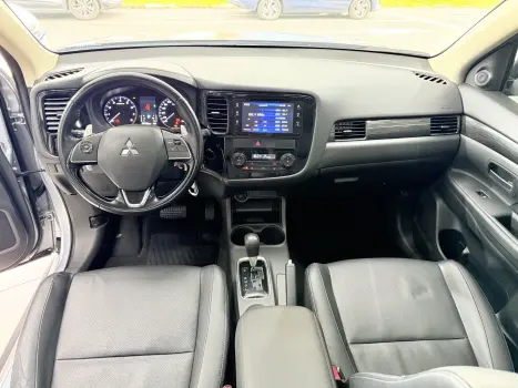 MITSUBISHI Outlander 2.0 16V 4P AUTOM�TICO, Foto 9