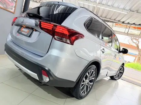 MITSUBISHI Outlander 2.0 16V 4P AUTOM�TICO, Foto 10