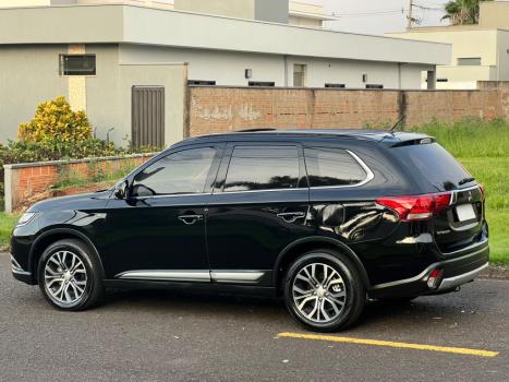MITSUBISHI Outlander 3.0 V6 24V 4P GT 4X4 AUTOMÁTICO, Foto 3