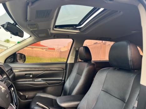MITSUBISHI Outlander 3.0 V6 24V 4P GT 4X4 AUTOMÁTICO, Foto 8