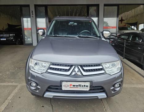 MITSUBISHI Pajero 3.5 V6 24V 4P FLEX HPE 4X4 AUTOMÁTICO, Foto 3 MITSUBISHI Pajero 3.5 V6 24V 4P FLEX HPE 4X4 AUTOMÁTICO, Foto 3