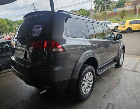 MITSUBISHI Pajero 3.5 V6 24V 4P FLEX HPE 4X4 AUTOMÁTICO, Foto 4 MITSUBISHI Pajero 3.5 V6 24V 4P FLEX HPE 4X4 AUTOMÁTICO, Foto 4