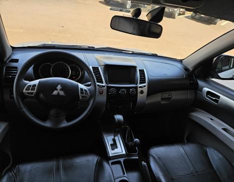 MITSUBISHI Pajero 3.5 V6 24V 4P FLEX HPE 4X4 AUTOMTICO, Foto 6