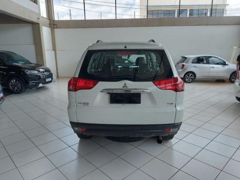 MITSUBISHI Pajero 3.2 16V 4P 4X4 7 LUGARES HPE TURBO DIESEL INTERCOOLER AUTOMTICO, Foto 3