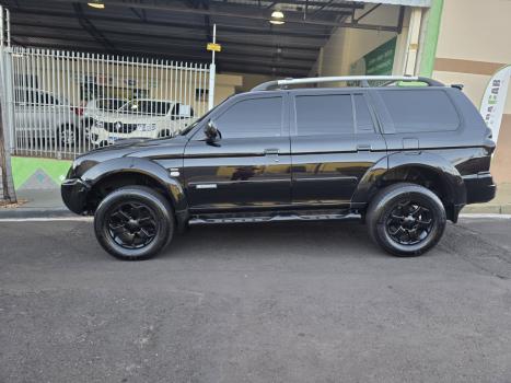 MITSUBISHI Pajero Sport 2.5 4P 4X4 HPE TURBO DIESEL INTERCOOLER AUTOMÁTICO, Foto 9 MITSUBISHI Pajero Sport 2.5 4P 4X4 HPE TURBO DIESEL INTERCOOLER AUTOMÁTICO, Foto 9