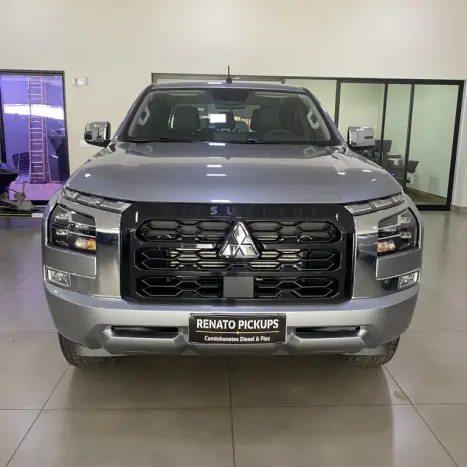 MITSUBISHI Triton 2.4 HPE BITURBO DIESEL CABINE DUPLA 4X4 AUTOMTICO, Foto 2