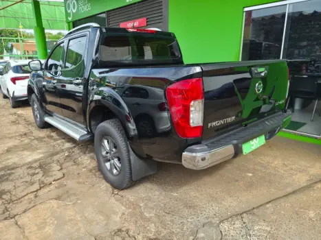 NISSAN Frontier 2.3 16V PRO4X CABINE DUPLA 4X4 BI-TURBO DIESEL AUTOM�TICO, Foto 4