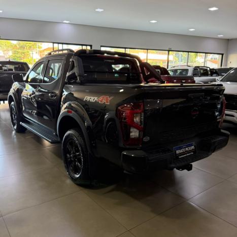 NISSAN Frontier 2.3 16V PRO4X CABINE DUPLA 4X4 BI-TURBO DIESEL AUTOM�TICO, Foto 4