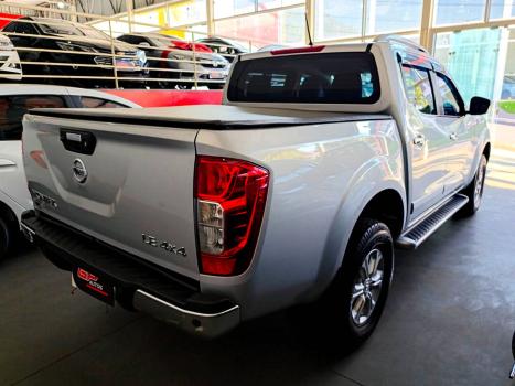 NISSAN Frontier 2.3 16V LE 4X4 CABINE DUPLA BI-TURBO DIESEL AUTOM�TICO, Foto 4