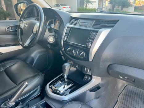 NISSAN Frontier 2.3 ATTACK CABINE DUPLA 4X4 BI-TURBO DIESEL AUTOM�TICO, Foto 8