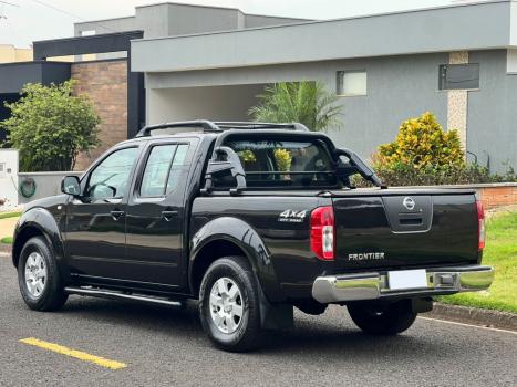 NISSAN Frontier 2.5 4X4 LE CABINE DUPLA TURBO DIESEL AUTOM�TICO, Foto 4