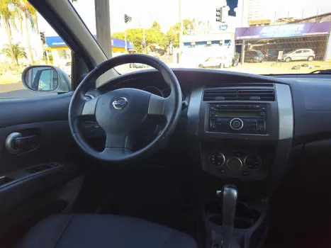 NISSAN Grand Livina 1.8 16V 4P SL FLEX AUTOM�TICO, Foto 9