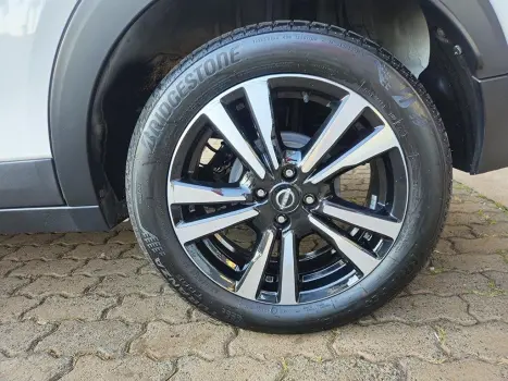 NISSAN Kicks 1.6 16V 4P FLEXSTART EXCLUSIVE XTRONIC AUTOMÁTICO CVT, Foto 10 NISSAN Kicks 1.6 16V 4P FLEXSTART EXCLUSIVE XTRONIC AUTOMÁTICO CVT, Foto 10