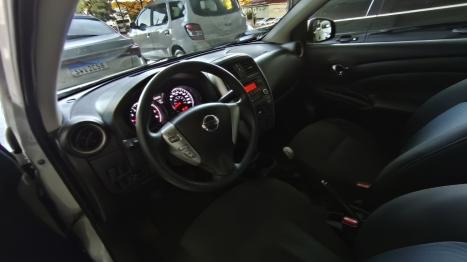 NISSAN Versa Sedan 1.6 16V 4P FLEX SV, Foto 2