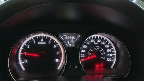 NISSAN Versa Sedan 1.6 16V 4P FLEX SV, Foto 4