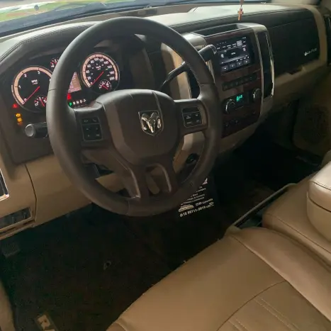 RAM 2500 6.7 I6 24V SLT CABINE DUPLA TURBO DIESEL LARAMIE 4X4 AUTOM�TICO, Foto 6