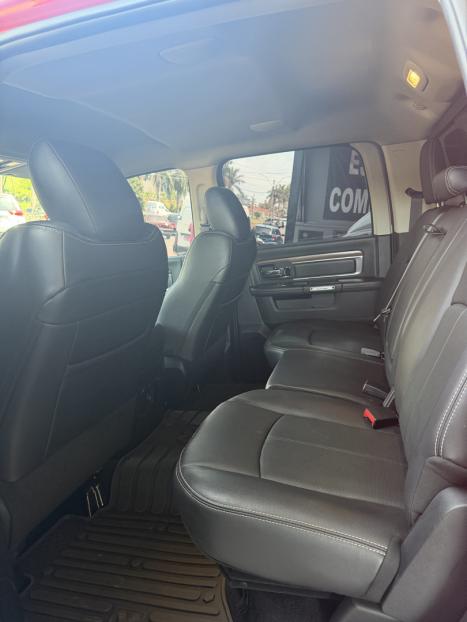 RAM Classic 5.7 V8 32V 4P HEMI LARAMIE NIGHT EDITION AUTOM�TICO, Foto 6